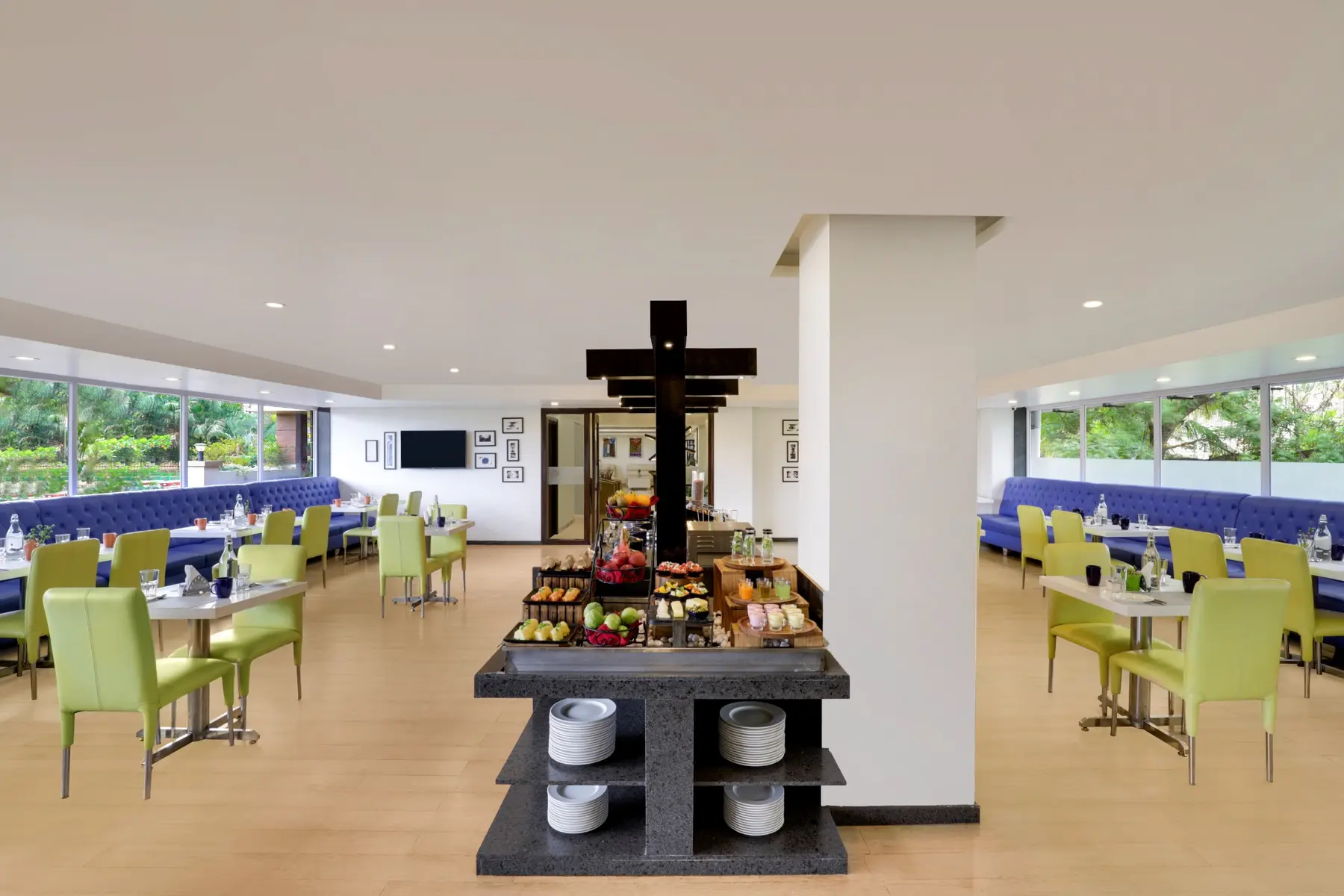 Phlox Café dining room