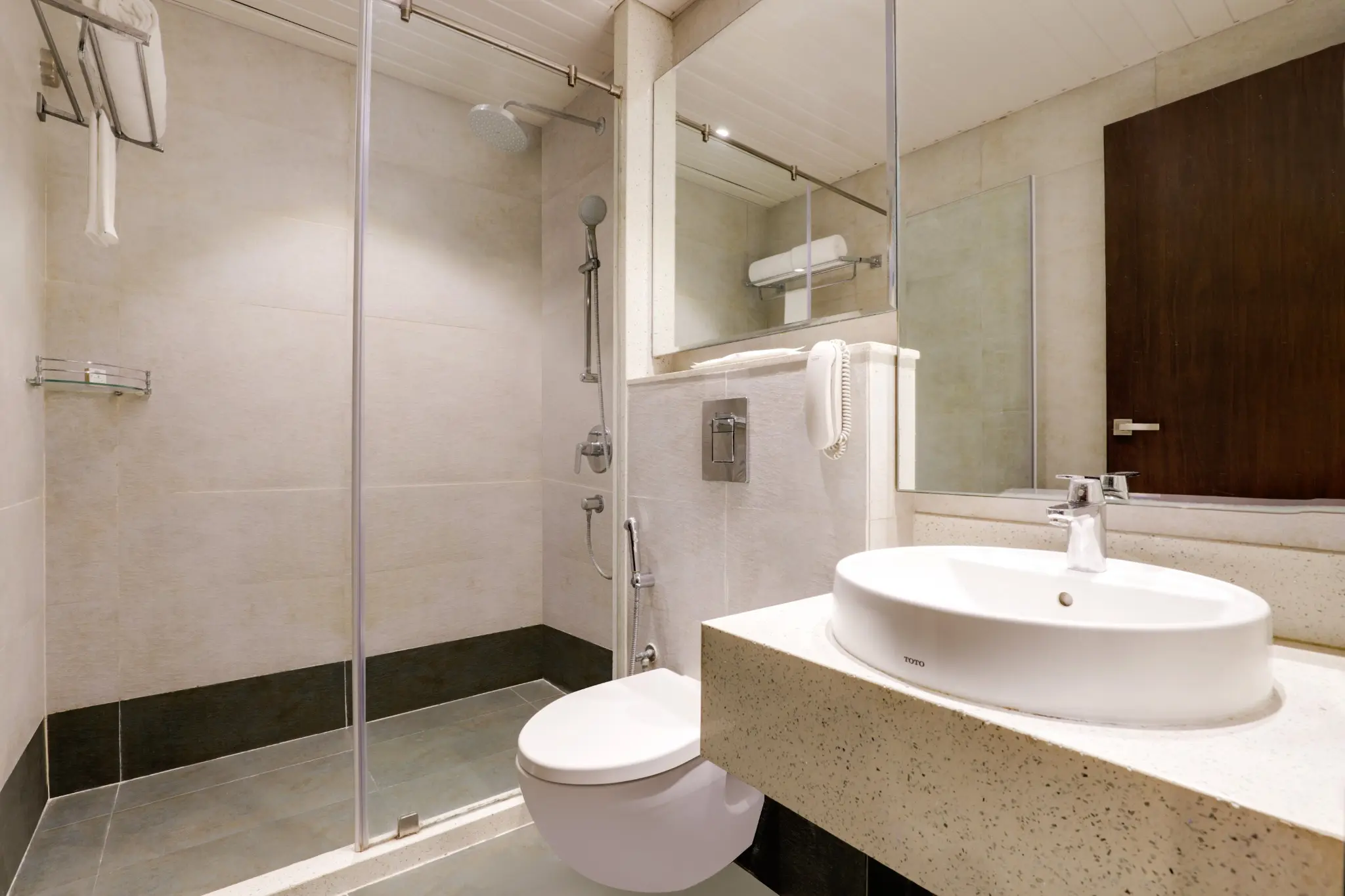Premier King Room bathroom