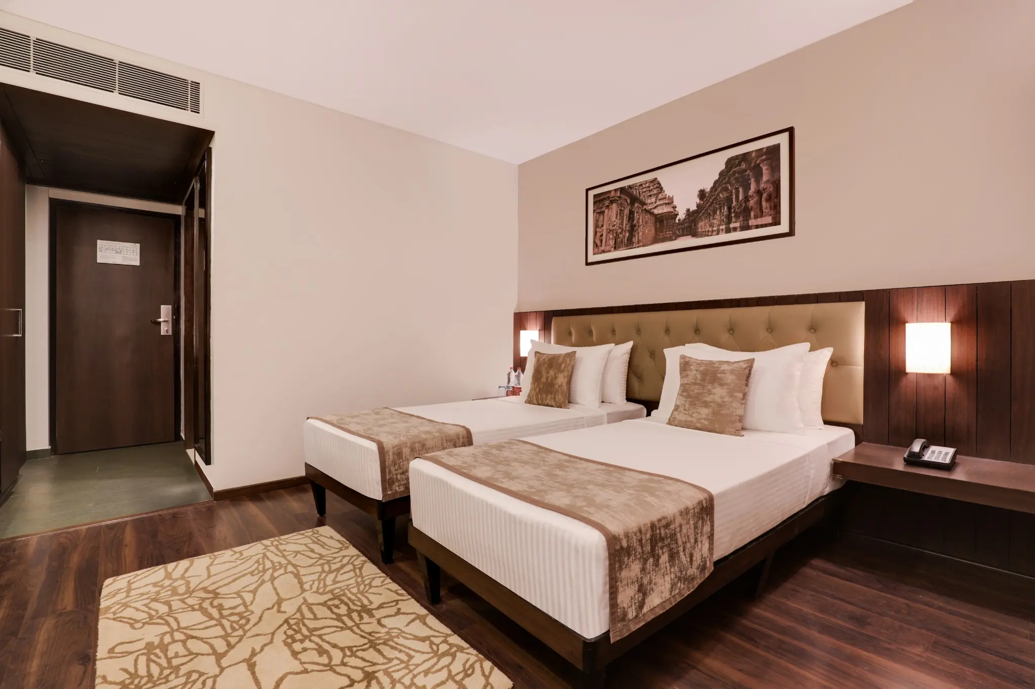 Superior Twin Room bedroom